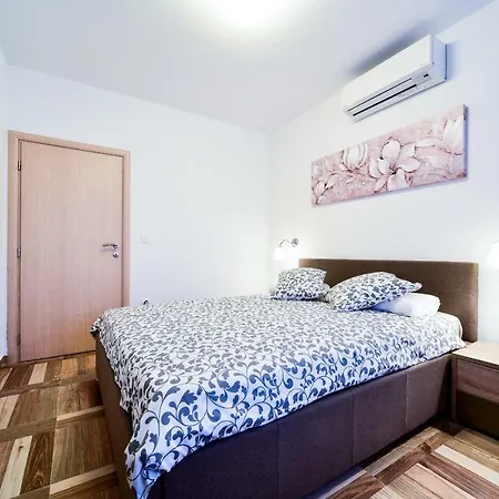 Mery Villa *